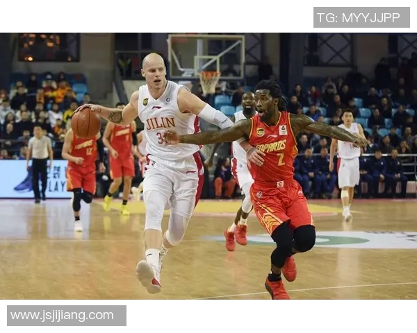 深圳篮球队在世界锦标赛中的状态分析与表现评估 深圳篮球队在世界锦标赛中的状态分析与表现评估