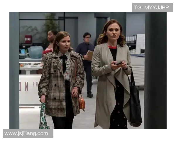 英剧揭示公关与足球明星背后的真实故事与复杂关系